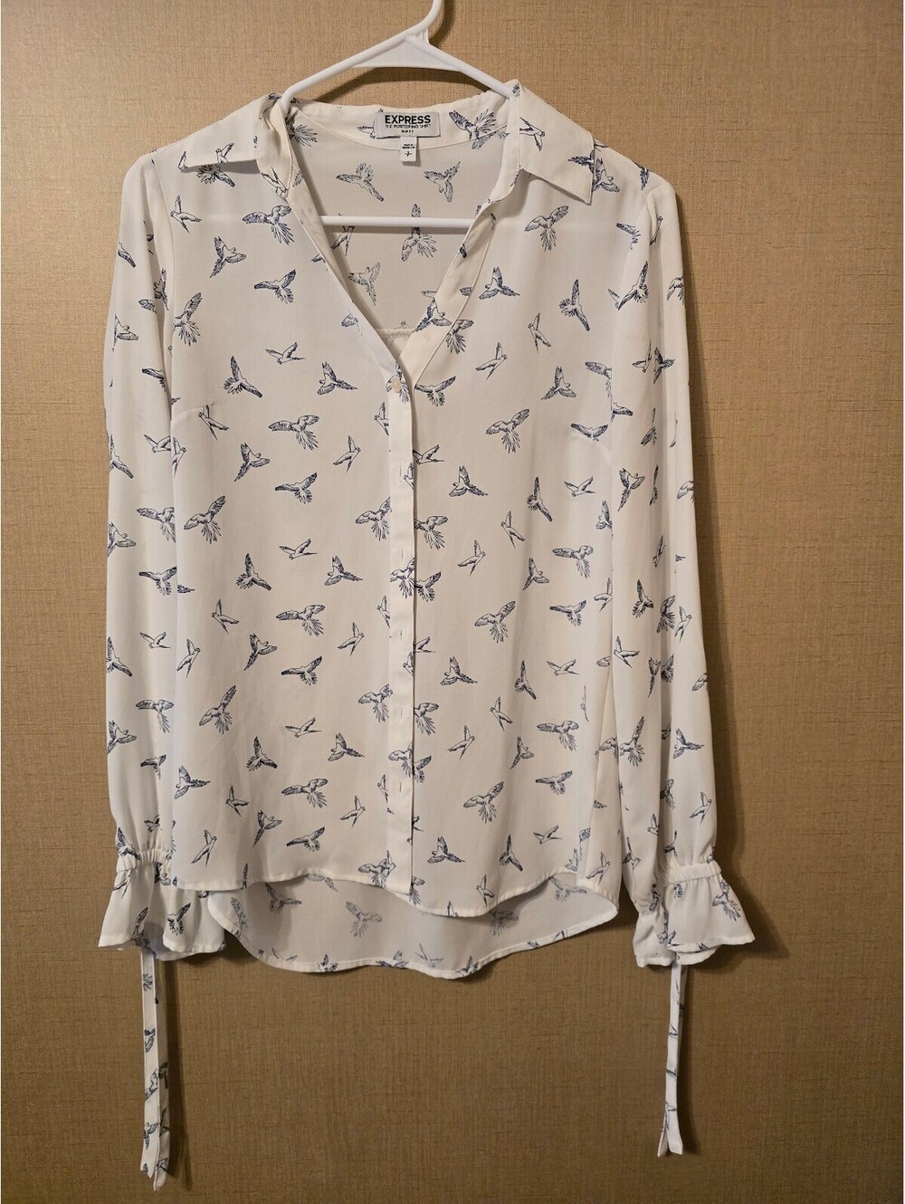 Express The Portofino Shirt Slim Fit Women's White Bird Print Button-Up Blouse,